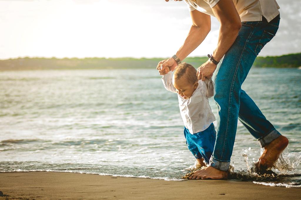 Family travel checklist with kids