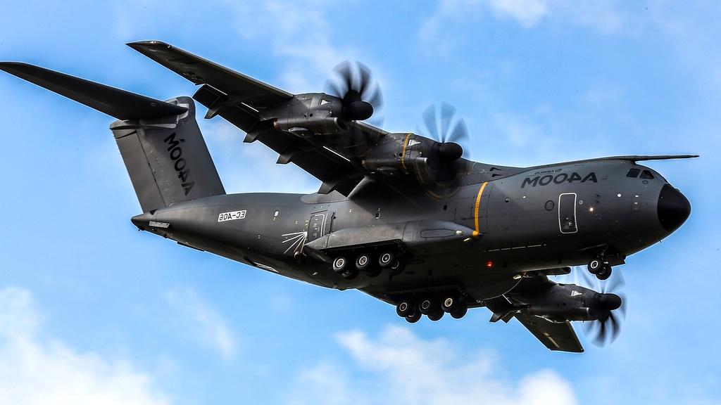 Real-time travel alert notification system